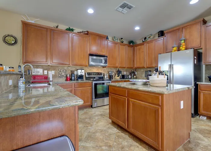 Desert Oasis: Fenced Yard W/ Hot Tub * Maricopa